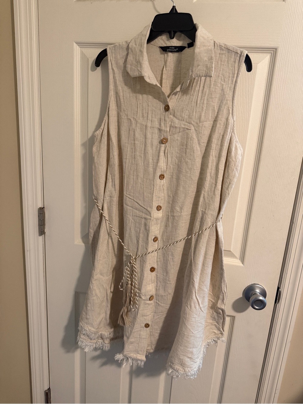 Mlle Gabrielle Cream Button-Front Sleeveless Shirt Dress